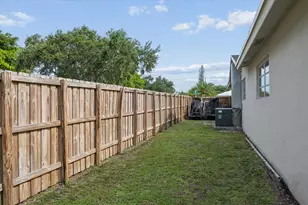4601 W Hawthorne Cir, Hollywood, FL 33021 - Photo 27