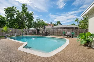 4601 W Hawthorne Cir, Hollywood, FL 33021 - Photo 25