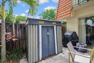 8910 SW 20th Pl, Davie, FL 33324 - Photo 35