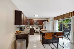 8910 SW 20th Pl, Davie, FL 33324 - Photo 7