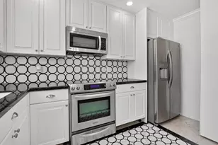 421 SW 2nd St, Boca Raton, FL 33432 - Photo 9