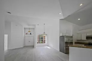 8671 155th Pl N, Palm Beach Gardens, FL 33418 - Photo 13