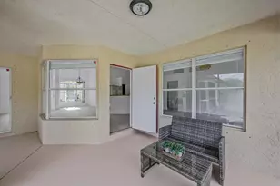 8671 155th Pl N, Palm Beach Gardens, FL 33418 - Photo 9