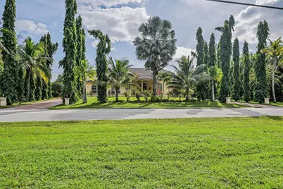 8671 155th Place N, Palm Beach Gardens, FL 33418 - Photo 1