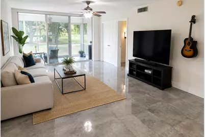 575 Oaks Lane #109, Pompano Beach, FL 33069 - Photo 1