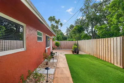 1720 NE 8th Avenue, Fort Lauderdale, FL 33305 - Photo 11