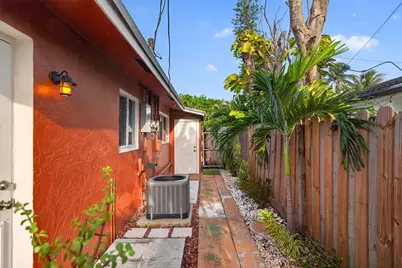 1720 NE 8th Avenue, Fort Lauderdale, FL 33305 - Photo 15
