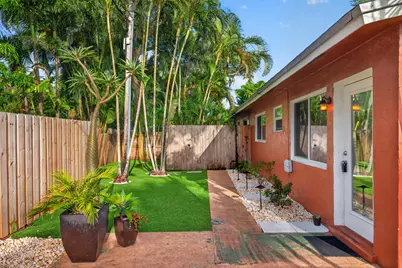 1720 NE 8th Avenue, Fort Lauderdale, FL 33305 - Photo 13