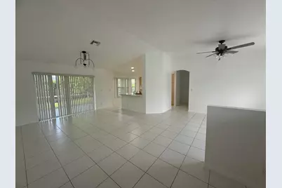 100 Cocoplum Circle, Royal Palm Beach, FL 33411 - Photo 5