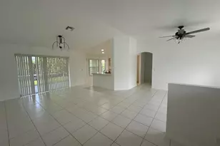 100 Cocoplum Cir, Royal Palm Beach, FL 33411 - Photo 5