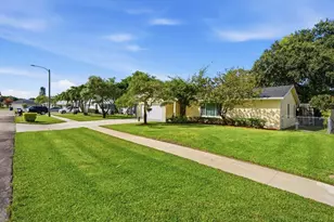 108 Gibraltar St, Royal Palm Beach, FL 33411 - Photo 41