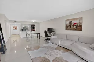 410 Lakeview Dr, Weston, FL 33326 - Photo 15