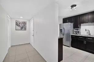 410 Lakeview Dr, Weston, FL 33326 - Photo 5
