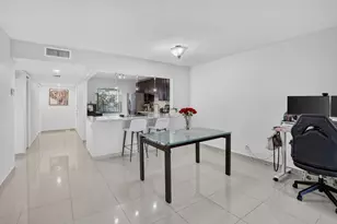 410 Lakeview Dr, Weston, FL 33326 - Photo 13