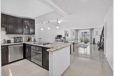 410 Lakeview Drive #103, Weston, FL 33326 - Photo 3