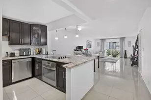 410 Lakeview Dr, Weston, FL 33326 - Photo 5