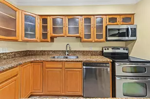 138 NE 29th St, Wilton Manors, FL 33334 - Photo 11