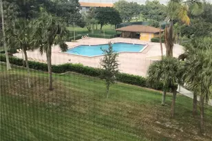 13455 SW 16th Ct, Pembroke Pines, FL 33027 - Photo 5