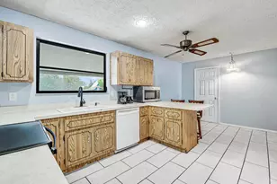 366 SE Lancaster Ave, Port Saint Lucie, FL 34984 - Photo 19
