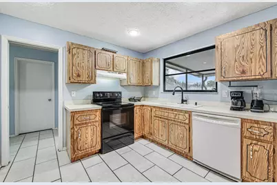 366 SE Lancaster Avenue, Port Saint Lucie, FL 34984 - Photo 13