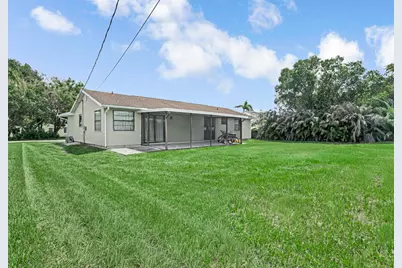 366 SE Lancaster Avenue, Port Saint Lucie, FL 34984 - Photo 15
