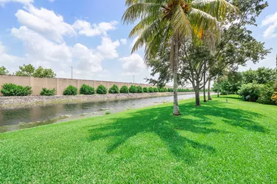 9905 NW 57th Manor, Coral Springs, FL 33076 - Photo 7