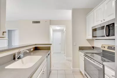 780 S Sapodilla Avenue #203, West Palm Beach, FL 33401 - Photo 7