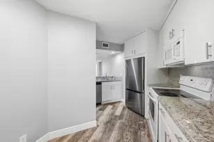 10401 W Broward Blvd, Plantation, FL 33324 - Photo 11