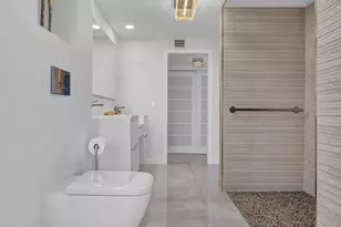 201 N Riverside Dr, Pompano Beach, FL 33062 - Photo 29