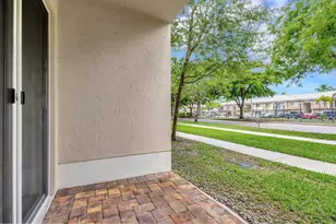 91 Palm Ln, Royal Palm Beach, FL 33411 - Photo 23