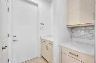 91 Palm Ln, Royal Palm Beach, FL 33411 - Photo 17