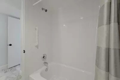 85 Lake Arbor Drive, Palm Springs, FL 33461 - Photo 19