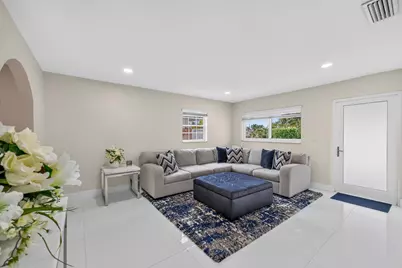 10363 SW 6th Street, Sweetwater, FL 33174 - Photo 5