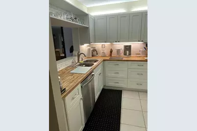 10187 Mangrove Drive, Boynton Beach, FL 33437 - Photo 9