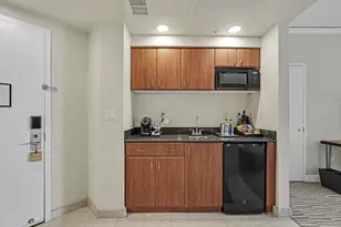 18001 Collins Ave, Sunny Isles Beach, FL 33160 - Photo 19