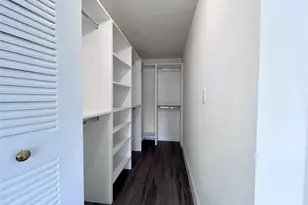 7707 NW 7th St, Miami, FL 33126 - Photo 9