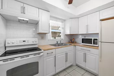 2915 Crosley Drive W #G, West Palm Beach, FL 33415 - Photo 3