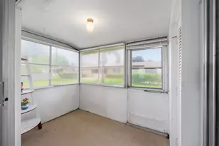 2915 Crosley Dr W, West Palm Beach, FL 33415 - Photo 13