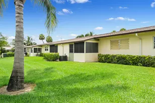 2915 Crosley Dr W, West Palm Beach, FL 33415 - Photo 15