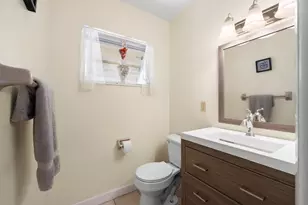 2915 Crosley Dr W, West Palm Beach, FL 33415 - Photo 9