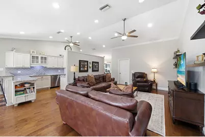 805 Daffodil Drive, Wellington, FL 33414 - Photo 19