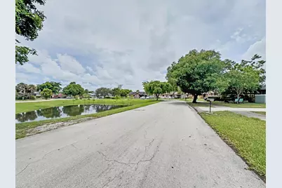 378 NW 2nd Way, Deerfield Beach, FL 33441 - Photo 11