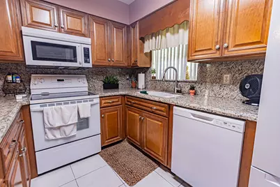 130 SE Village Drive #3 B, Port Saint Lucie, FL 34952 - Photo 7