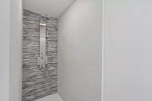 740 Meridian Ave, Miami Beach, FL 33139 - Photo 17
