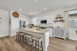 12563 NW Toblin Ln, Port Saint Lucie, FL 34987 - Photo 11