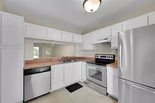 2518 NW 89th Dr, Coral Springs, FL 33065 - Photo 13