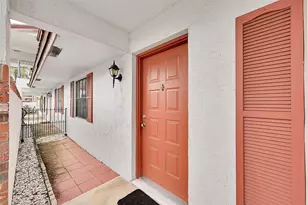 2518 NW 89th Dr, Coral Springs, FL 33065 - Photo 3