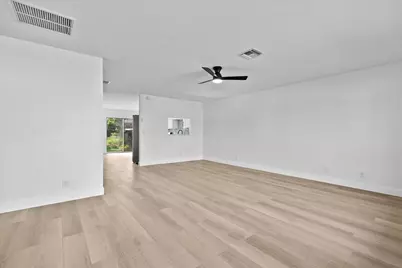 7406 Willow Spring Circle N, Boynton Beach, FL 33436 - Photo 3