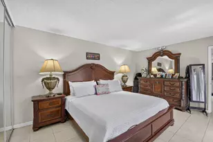 1610 Forest Lakes Cir, West Palm Beach, FL 33406 - Photo 19