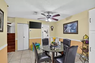 1610 Forest Lakes Cir, West Palm Beach, FL 33406 - Photo 11